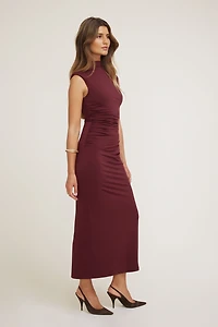 Robe maxi sculptante à col montant
