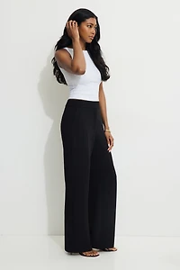 Pantalon fluide à jambe droite Yasmin