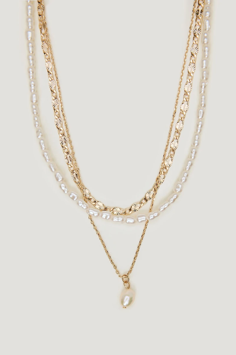 Collier superposé avec perles et chaînes