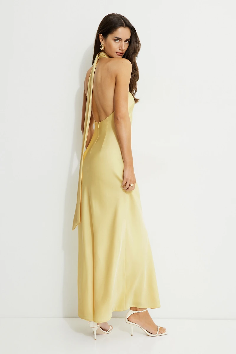 Robe maxi en satin à col licou