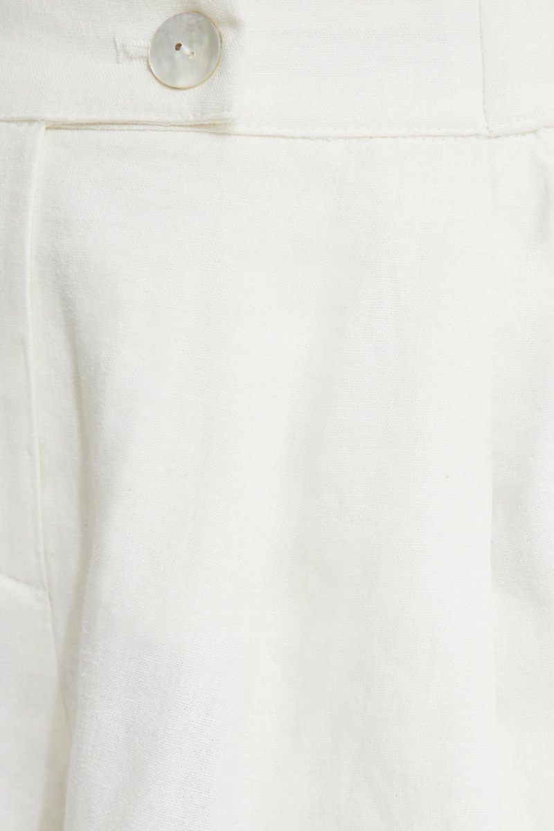 Short plissé en lin