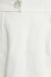 Short plissé en lin
