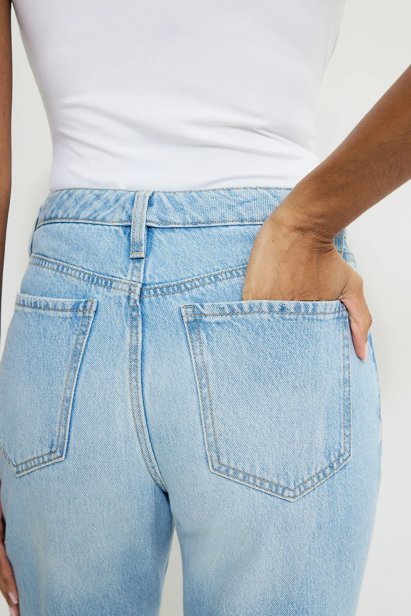 Jean à taille haute et jambe droite Cara