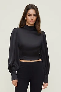 Blouse en satin à dos ouvert