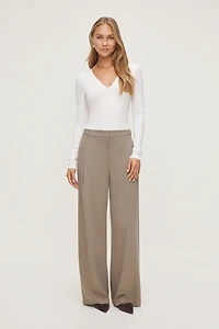 Justaucorps sculptant à col plongeant profond