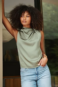 Blouse en satin à col montant