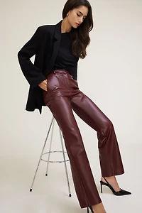 Pantalon en faux cuir à jambe droite Camelia
