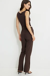 Pantalon à jambe ajustée taille haute