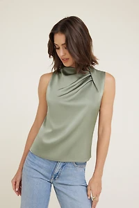 Blouse en satin à col montant