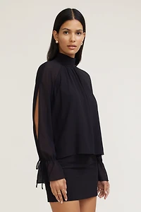 Blouse froncée à col montant