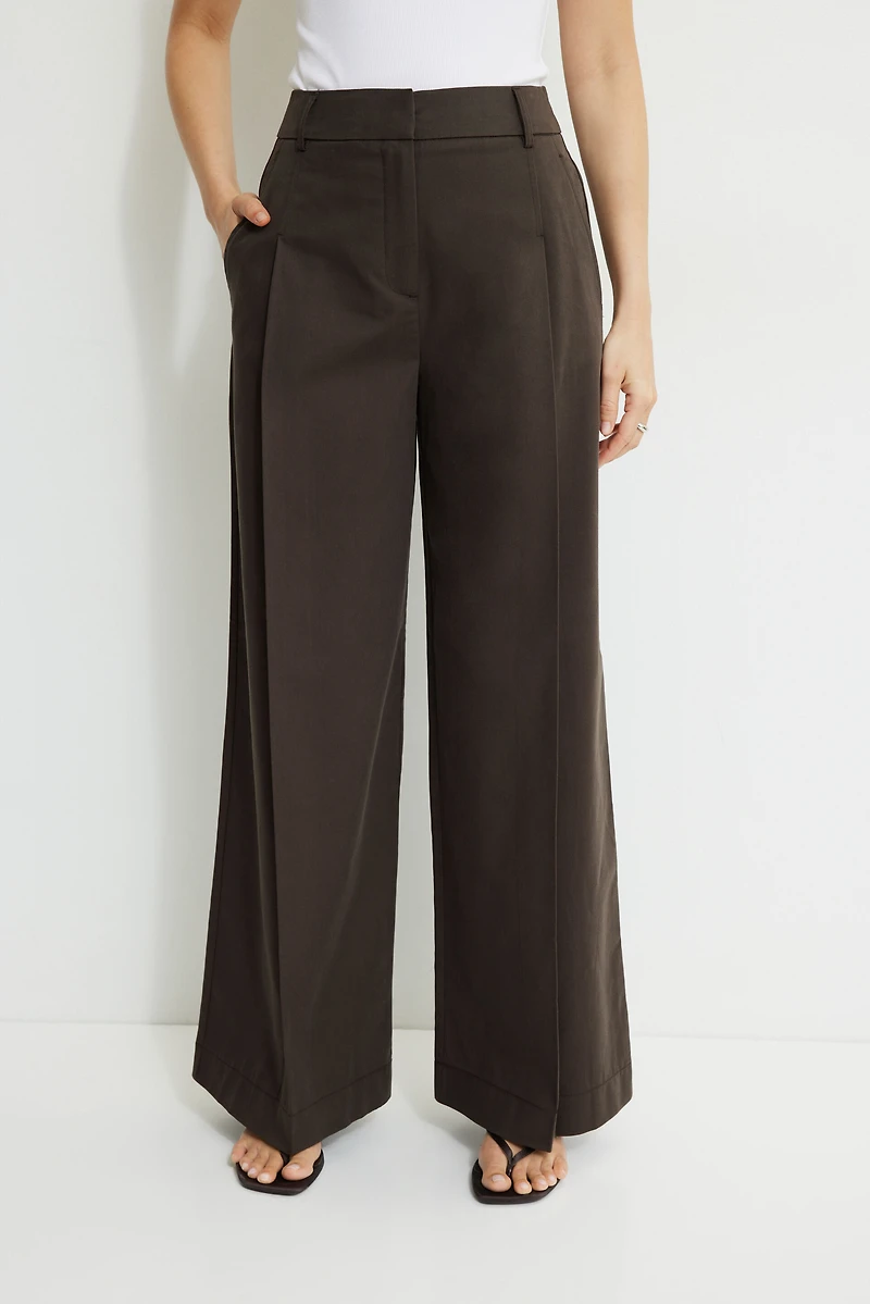 Pantalon plissé à jambe large
