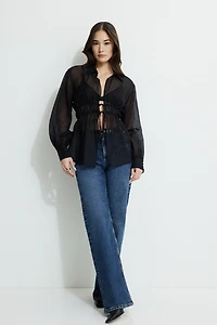 Blouse ouverte à l’avant en organza