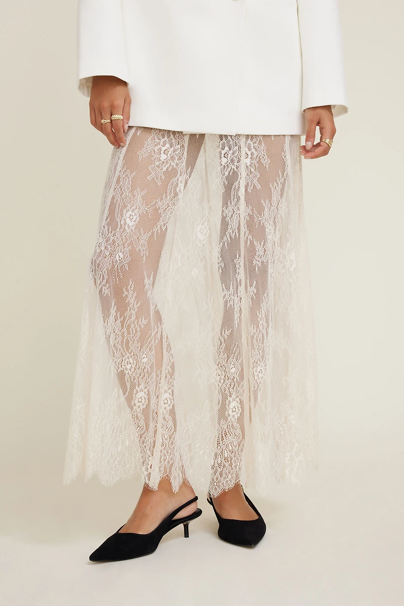 Jupe maxi diaphane en dentelle