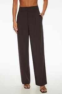 Pantalon Sofia plissé à jambe droite