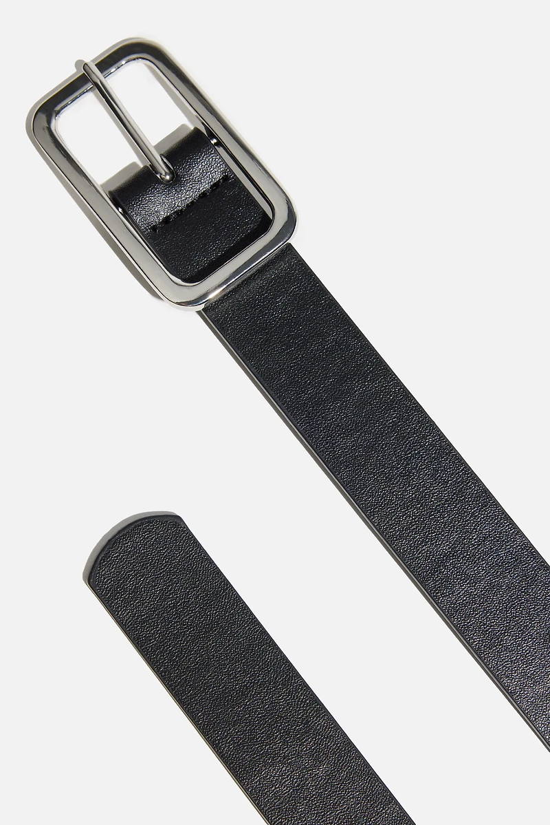 Ceinture mince à boucle carrée arrondie
