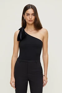 Justaucorps en velours à une épaule avec boucle