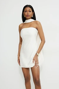 Minirobe tube en satin avec écharpe