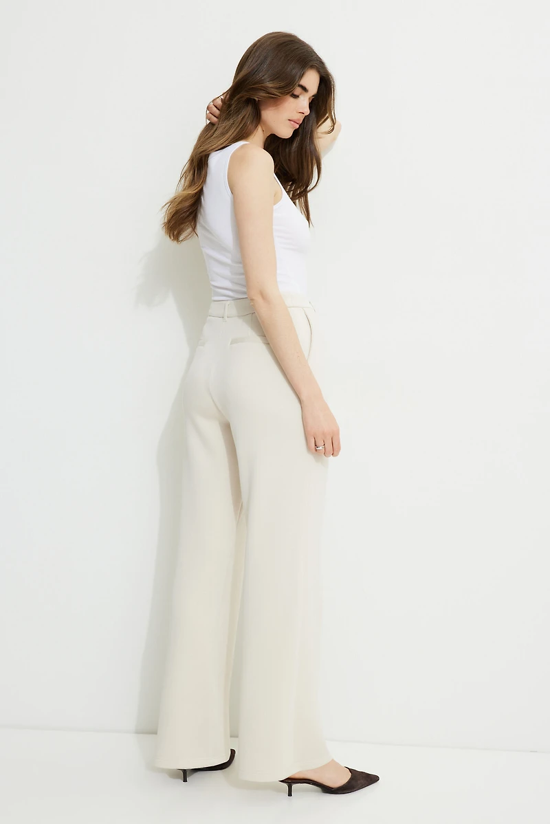 Pantalon Anywear à jambe droite en scuba