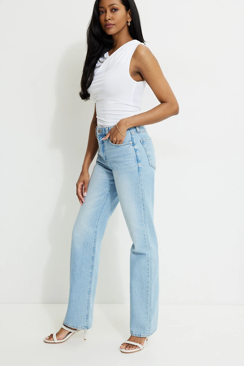 Jean à taille haute et jambe droite Cara