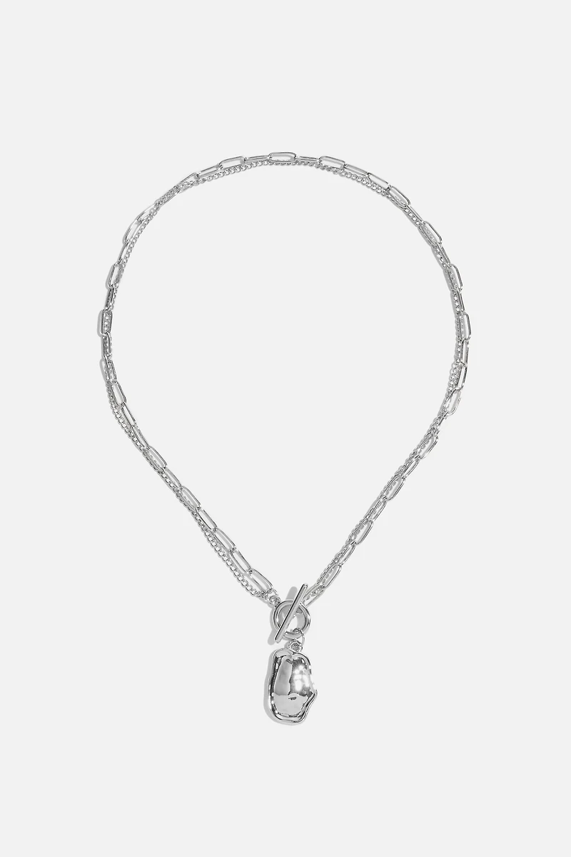 Collier en chaîne avec pierre et fermoir à bâtonnet