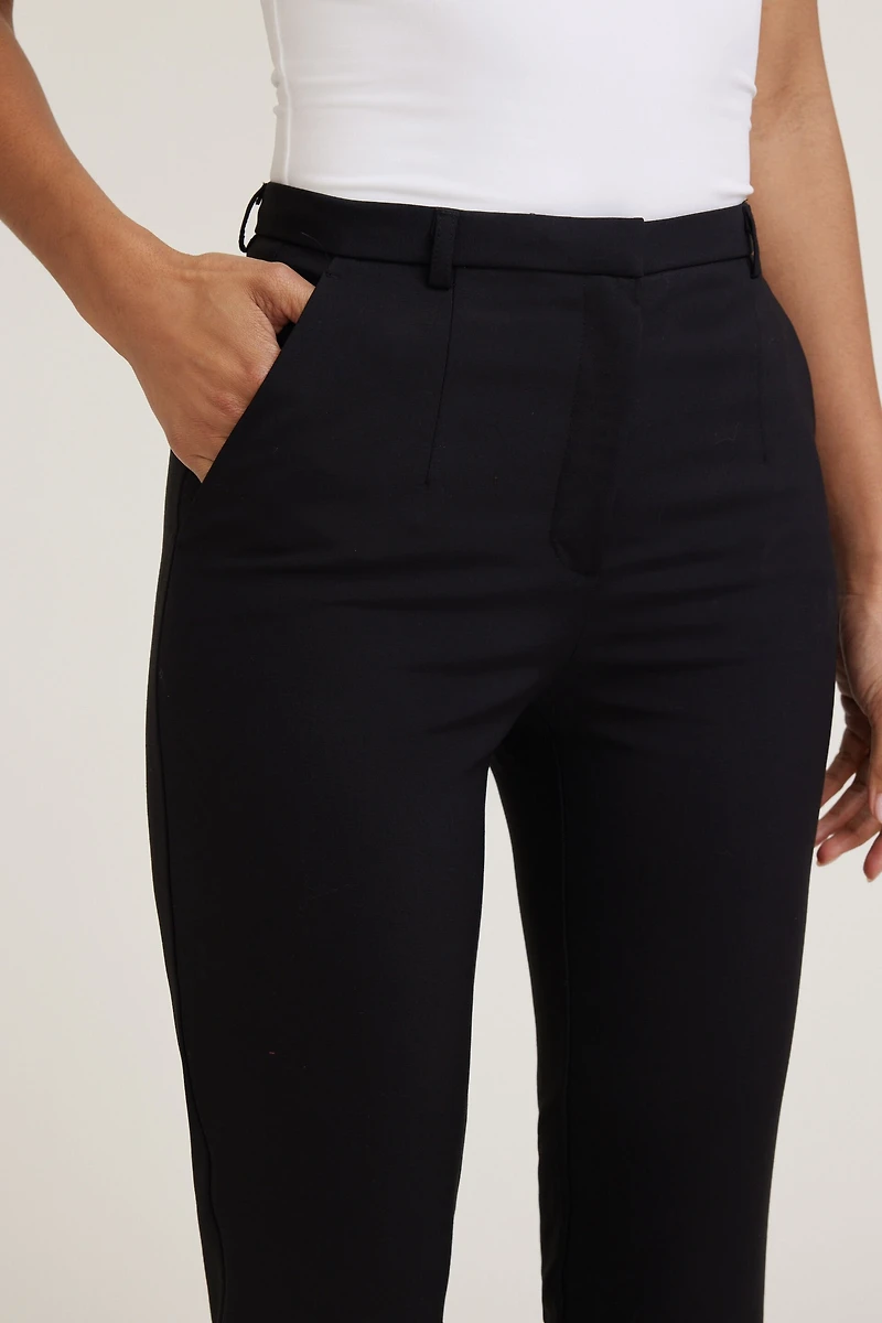 Pantalon à jambe ajustée à taille haute