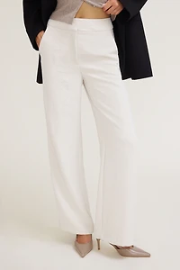 Pantalon fluide à jambe droite Yasmin