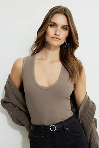 Camisole côtelée à encolure échancrée Hallie