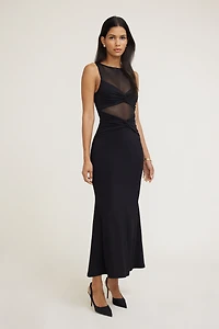 Robe maxi torsadée sculptante