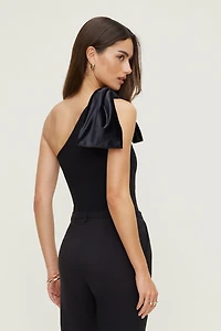 Justaucorps en velours à une épaule avec boucle