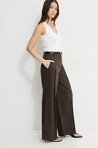 Pantalon plissé à jambe large