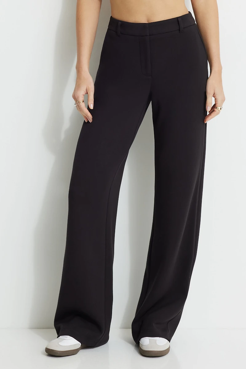 Pantalon Anywear à jambe droite en scuba