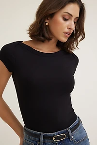 T-shirt côtelé à col bateau