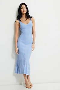 Robe maxi en tricot côtelé à col V