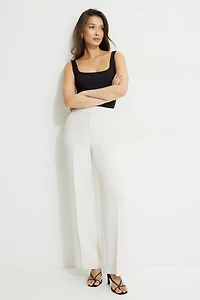 Pantalon fluide à jambe droite Yasmin