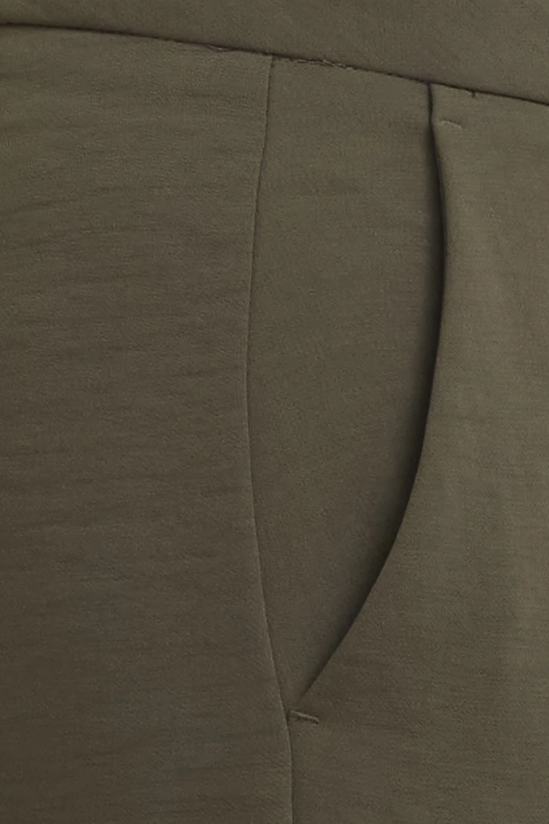 Pantalon fluide à jambe droite Yasmin