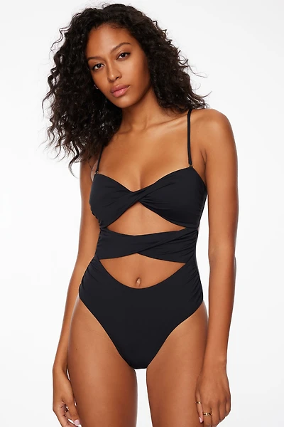 Maillot de bain une pièce à entaille