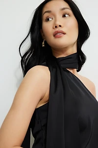 Haut en satin à écharpe au cou