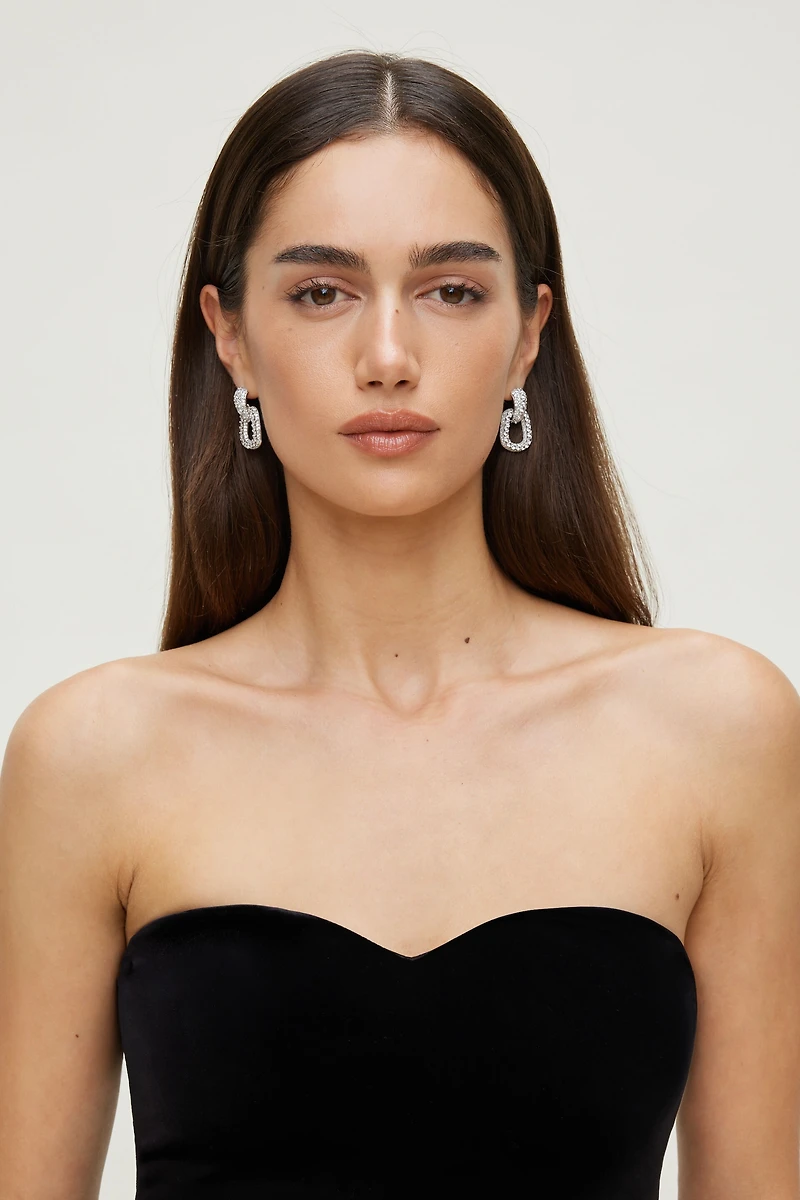 Boucles d’oreilles de style heurtoir à micropavé