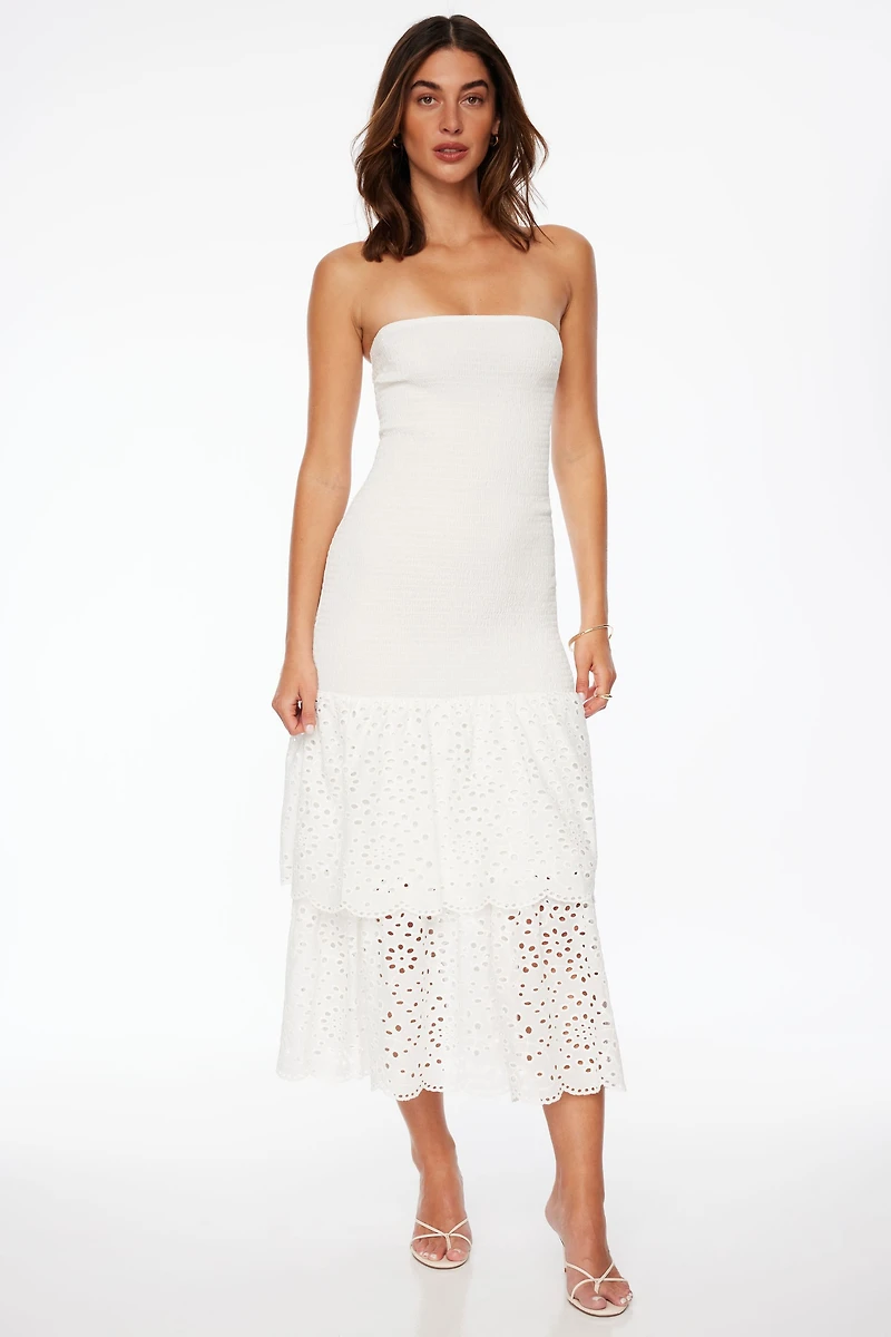 Robe maxi smockée à œillets