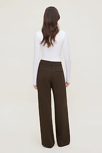 Justaucorps sculptant à col carré