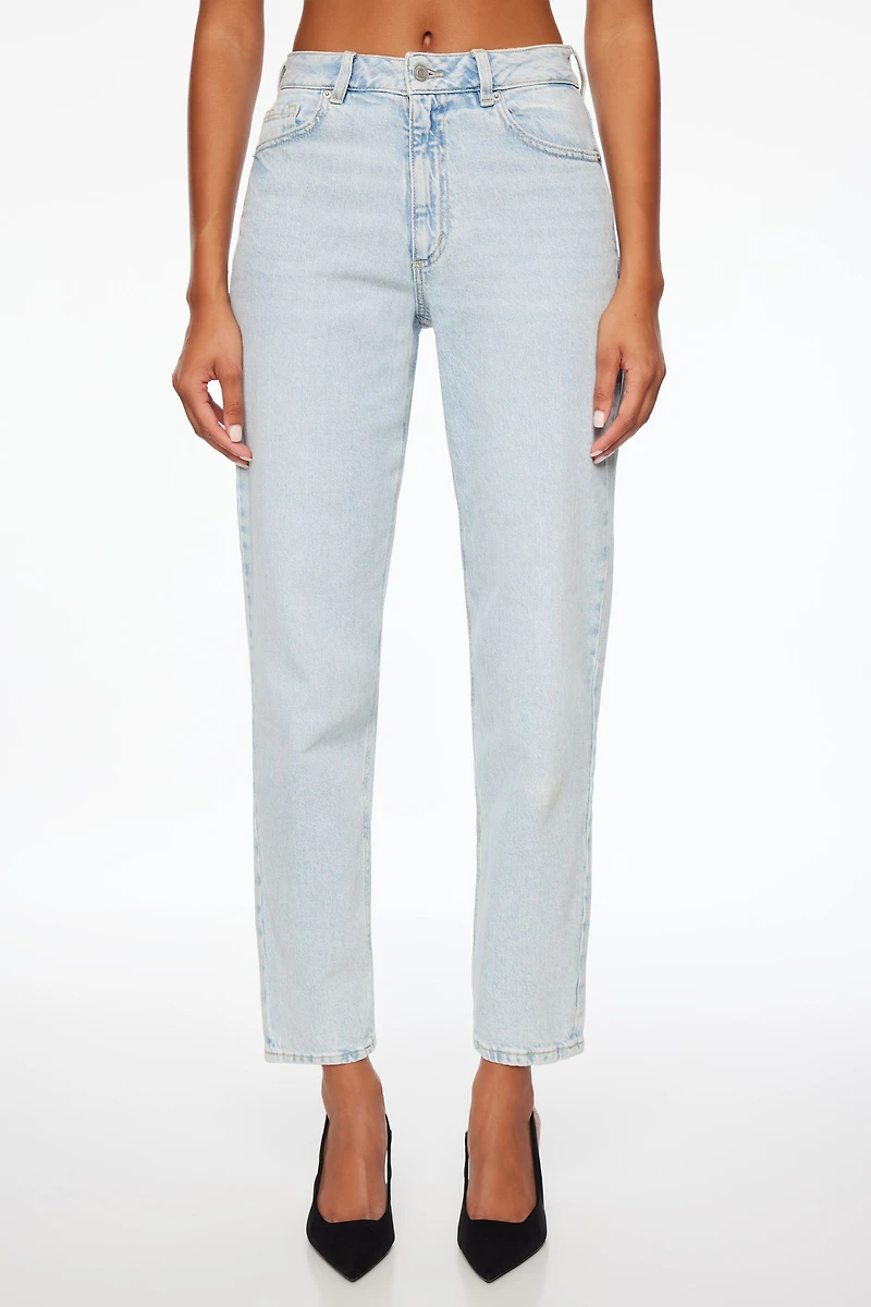 Jean « mom » Claudia à taille ultra-haute