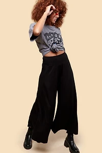 Chic & Flowy Black Barcelona Pants - Effortless boho Style!