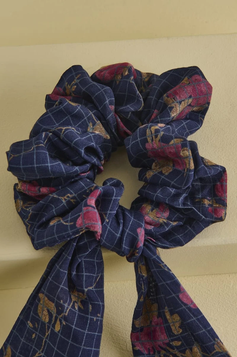 Navy Rose Plaid Scrunchie Scarf