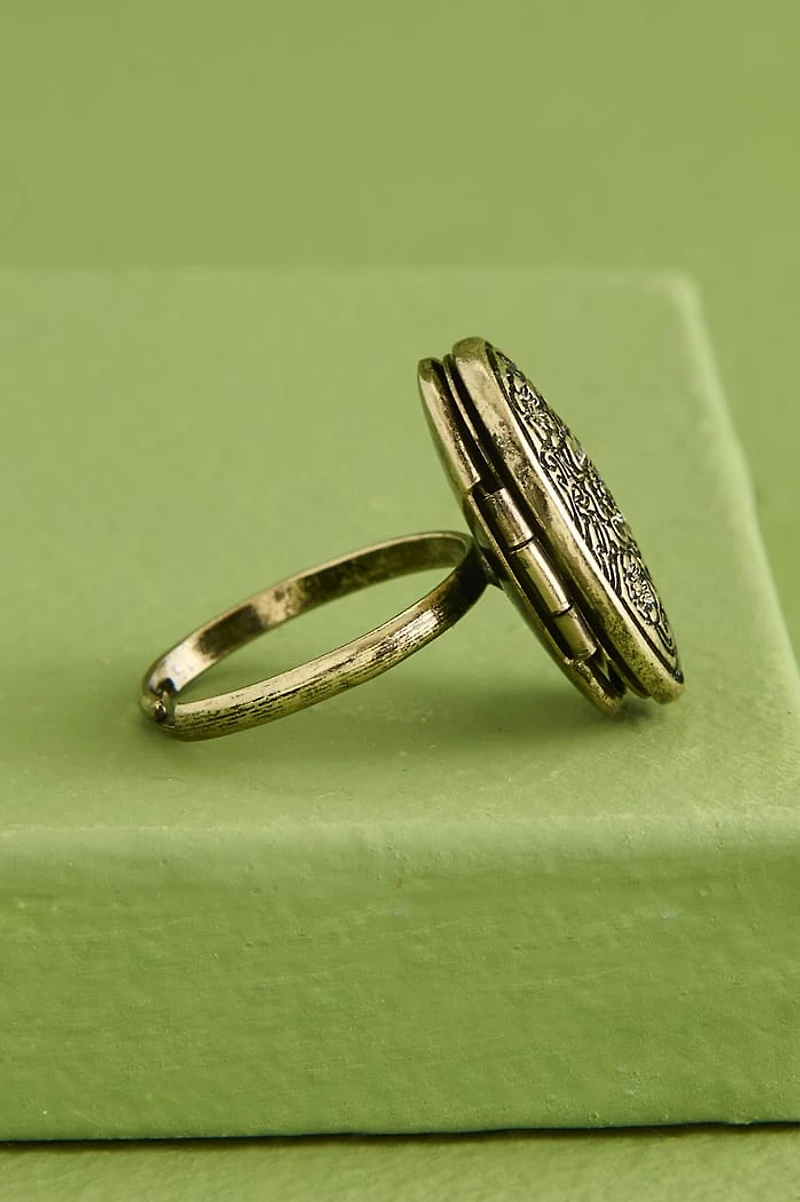 Gold Floral Oval Locket Ring