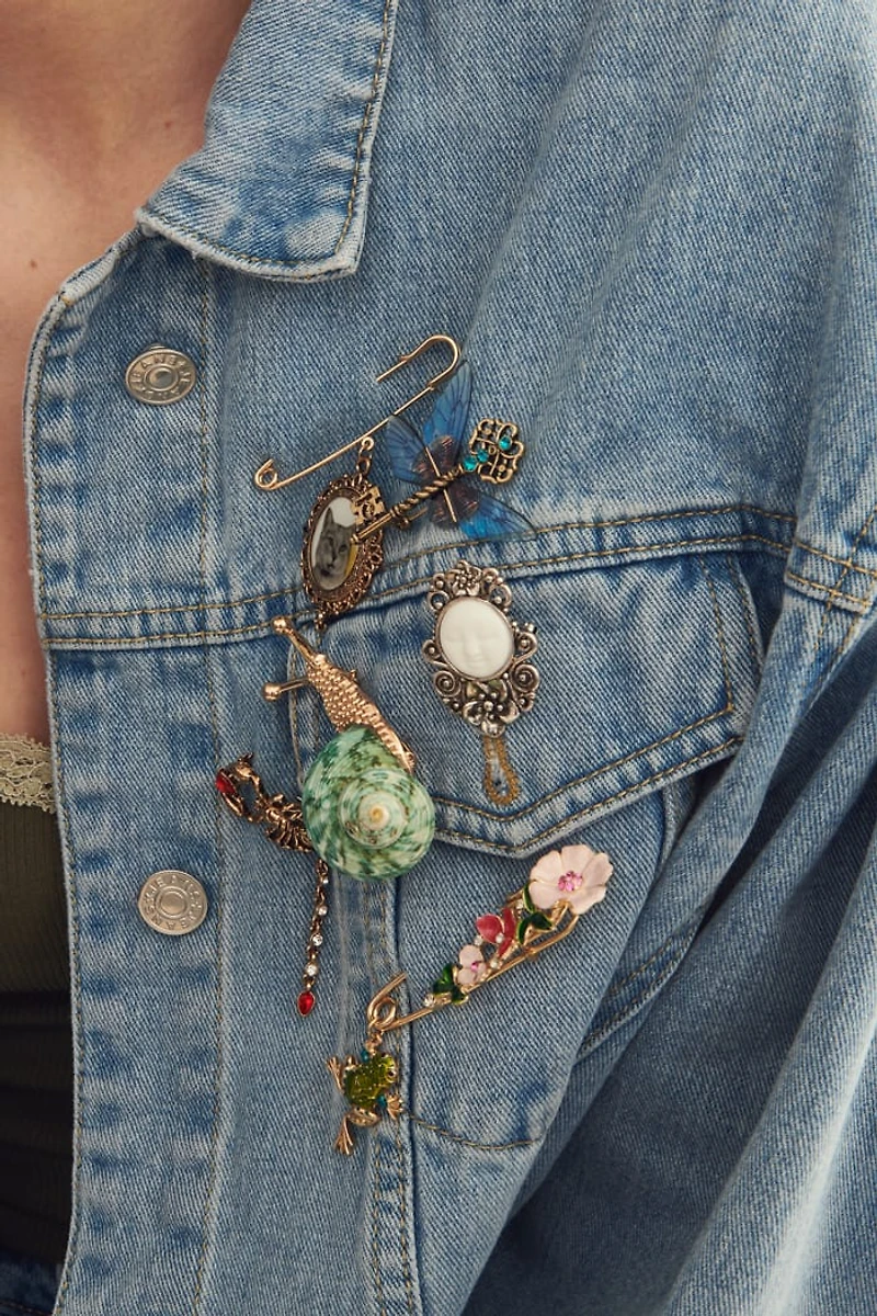 White Full Moon Antique Brooch