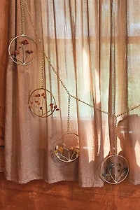 Floral Stone Chip Circle Garland