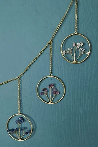 Floral Stone Chip Circle Garland