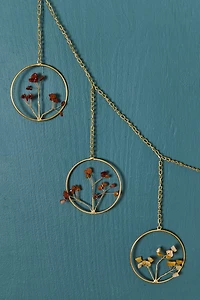 Floral Stone Chip Circle Garland