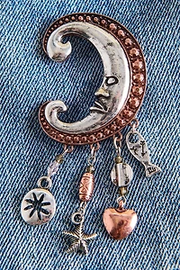 Metal Crescent Moon Charm Brooch