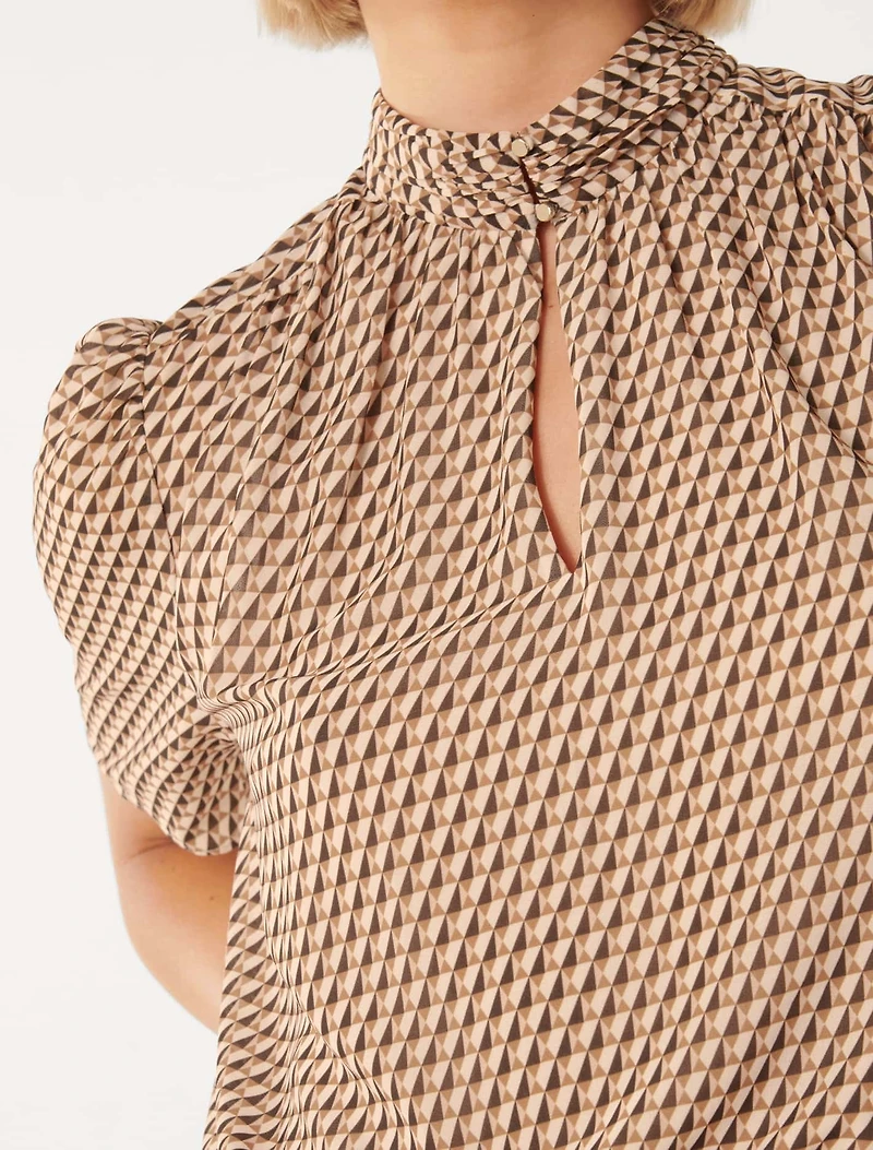 Dana Keyhole Short Sleeve Blouse